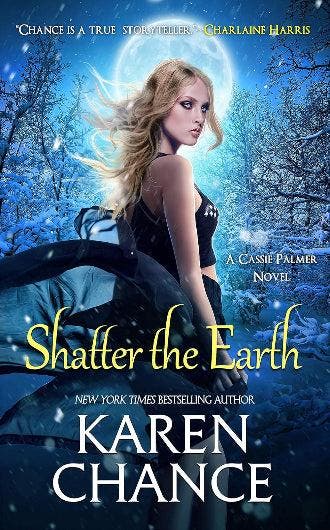 Shatter The Earth - EN - Karen Chance - Paperback, Gelezen, Karen Chance, Ophalen of Verzenden, Fictie