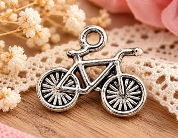 4 x Metalen bedels fiets 16 x 14,5 mm – oogje 2,2 mm – a, Ophalen of Verzenden, Nieuw, Kraal