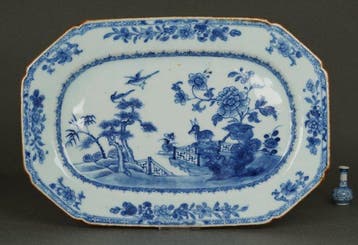 Qianlong (1735-1796) - Serveerschaal - Pavilion with Lotus