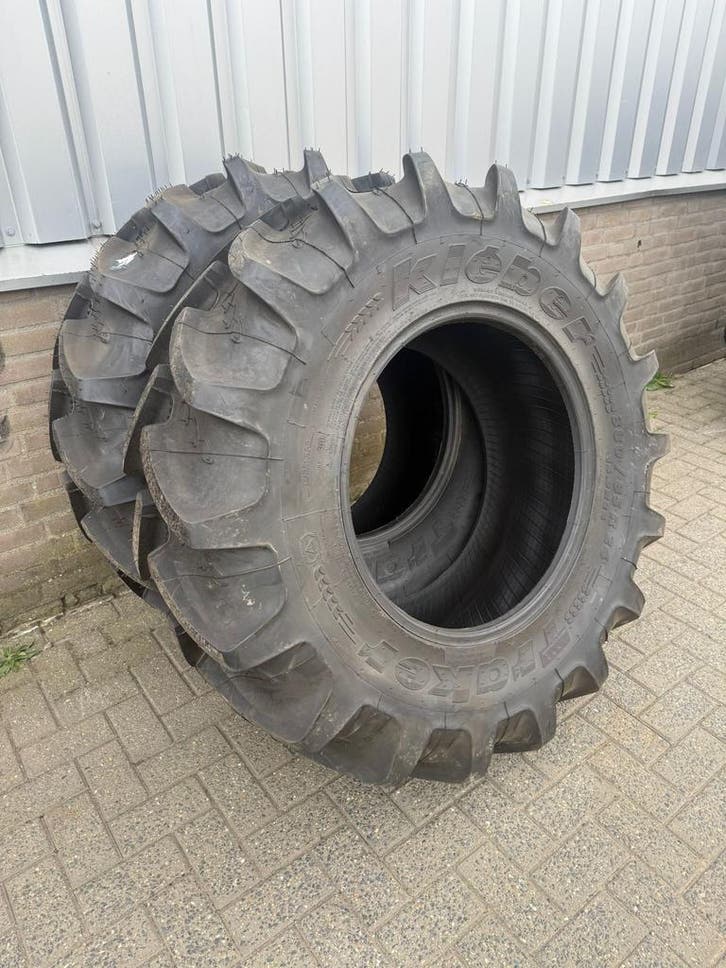 380/85R24 Kleber Traker, Zakelijke goederen, Agrarisch | Onderdelen | Banden, Velgen en Assen