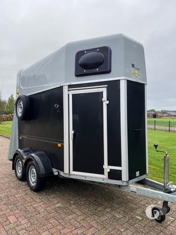 Mooie Humbaur 1,5 paards paardentrailer! 2012!, Ophalen, Zo goed als nieuw, Hout, 1½-paards trailer