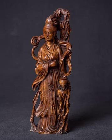 Guanyin 23 cm - Buxushout - China (Zonder minimumprijs)