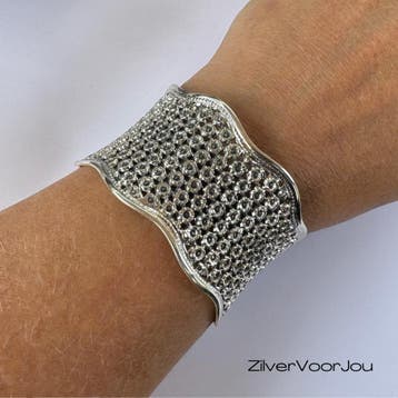 Zilveren golvende brede bloemen klemarmband, Verzenden, Nieuw, Zilver