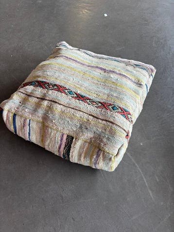Poef - Vintage Marokkaanse Boucherouite tapijtpoef – met de, Nieuw
