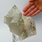 TRIO van kwarts met groen fantoom van chloriet, Zwitserland, Verzamelen