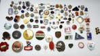 Draagspeld Vintage Verzameling van 100 badges, knopen