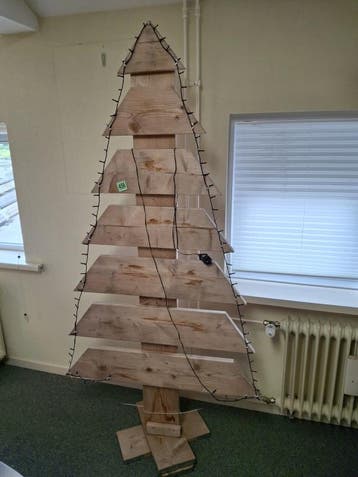 Houten Kerstboom inclusief Verlichting van Steigerhout, 210, Nieuw