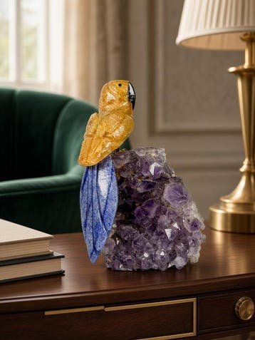 Fraai stuk - Handgesneden geel/oranje papegaai op amethyst -