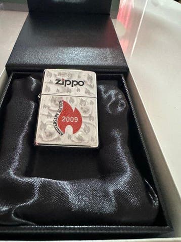 Zippo - Aansteker - IJzer (gegoten/gesmeed), Verzamelen, Nieuw