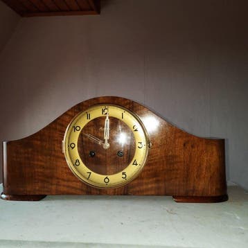 Pendule - Hermle - Vintage - Walnoot, Gepolijste behuizingen