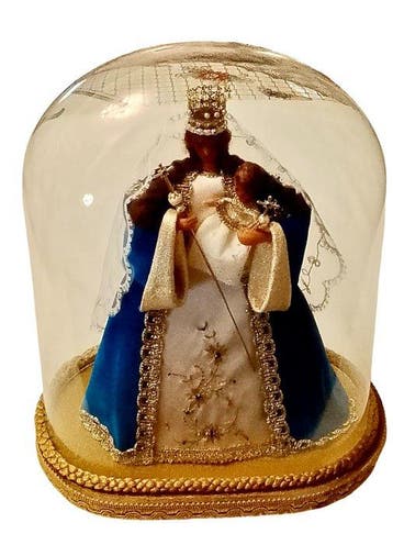 Figuur - Madonna met Kind in glazen stolp - 37 cm - Fluweel,, Antiek en Kunst