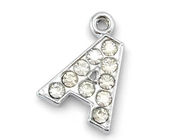1 x Strass alfabet letter bedel 17 x 17 mm – oogje 1,2 mm., Ophalen of Verzenden, Nieuw, Kraal