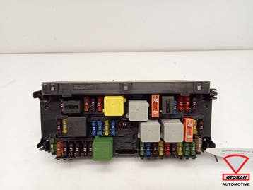 Mercedes C Klasse W204 Zekeringkast A2129006824, Ophalen, Gebruikt, Mercedes-Benz