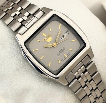 Seiko - Vintage Seiko 5 Automatic 21 Jewels Day Date -
