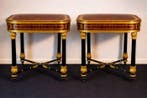 Bijzettafel (2) - Wortelnotenhout - 2 x Elegant Louis XVI