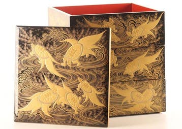 Fine Japanese Gold Maki-e Three-Tier Jbako - Turtles Amid