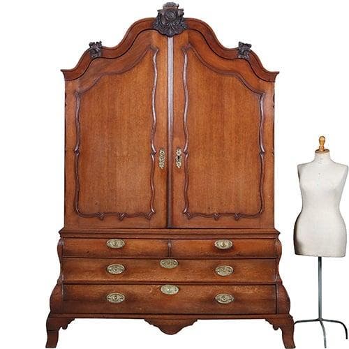 Dubbel gebogen kabinet in prachtige oude kleur 18e eeuws No;, Antiek en Kunst, Antiek | Meubels | Kasten, Ophalen of Verzenden