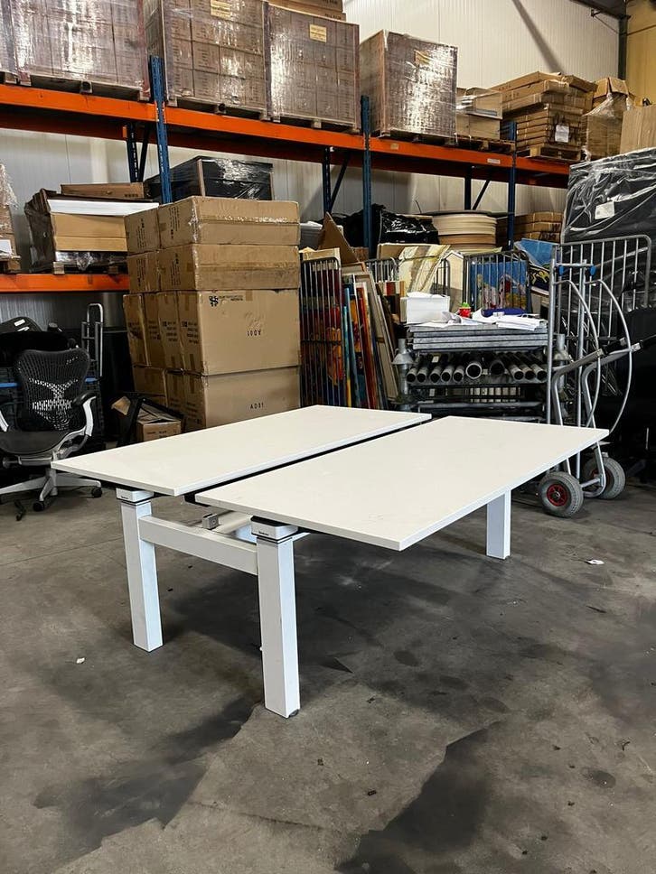 Duo Zit Sta Bureau Steelcase Ology - Meer dan 50% goedkoper!, Huis en Inrichting, Bureaus, Zo goed als nieuw, Elektrisch, In hoogte verstelbaar