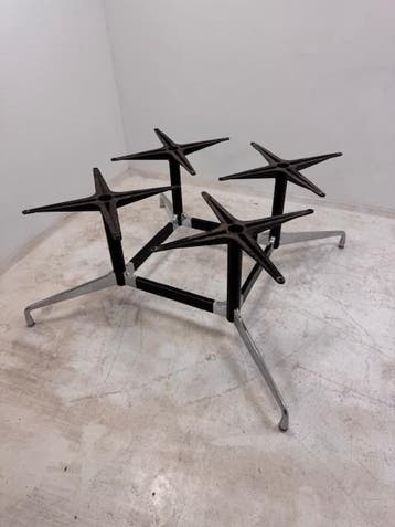 Herman Miller Eames Segmented design tafels 220x220 cm, Vergader- of Presentatieruimte, Ophalen, Gebruikt, Tafel