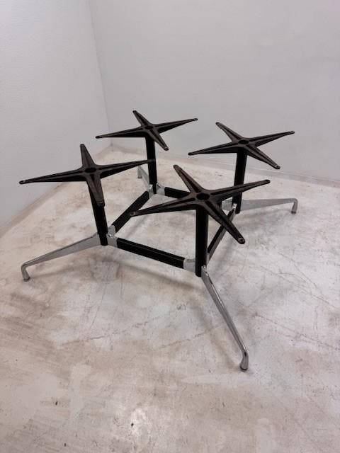 Herman Miller Eames Segmented design tafels 220x220 cm, Zakelijke goederen, Kantoor en Winkelinrichting | Kantoormeubilair en Inrichting