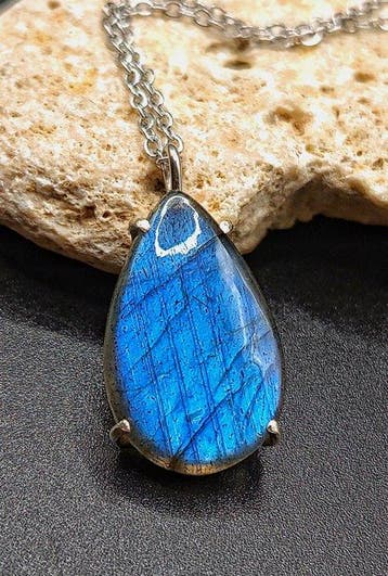 Sieraad Vrede in het blauw ambachtelijk vervaardigd uit