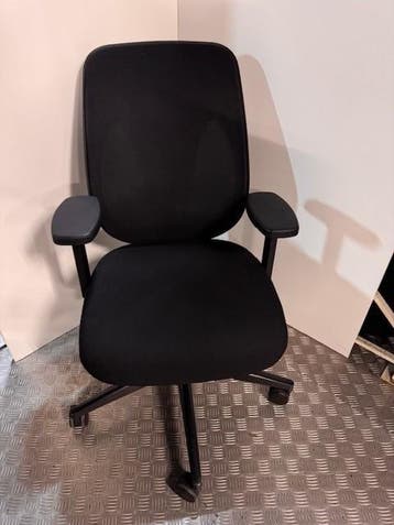 Giroflex bureaustoelen in verschillen prijsklassen gebruikt, Vergader- of Presentatieruimte, Ophalen of Verzenden, Gebruikt, Stoel