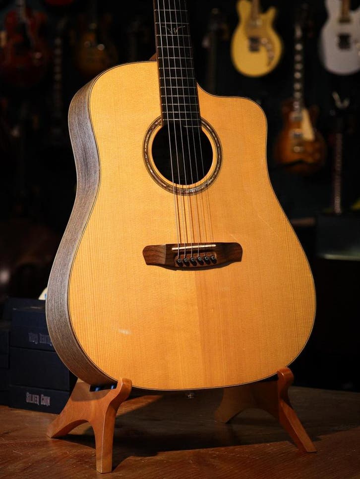 Dowina Master Series Wenge DC Pre-Owned, Muziek en Instrumenten, Snaarinstrumenten | Gitaren | Akoestisch, Overige typen, Gebruikt