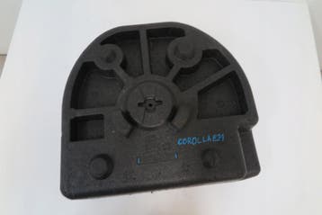 styrofoam inzet voor reservewiel Toyota Corolla E21 64777-02, Verzenden, Gebruikt