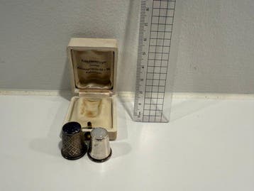 Vingerhoed (2) Antiek - 1890 Antiek Zilver 830-zilver