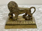 Architectonisch ornament - 20th century - Leeuw met Bal