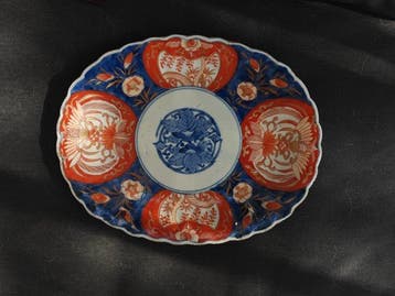 Japanse Arita Imari ovale porseleinen schotel met gegolfde