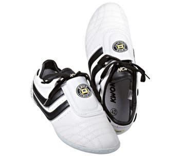 KWON Schoenen Premiere leer Wit, Ophalen of Verzenden, Nieuw, Overige, Vechtsportschoenen