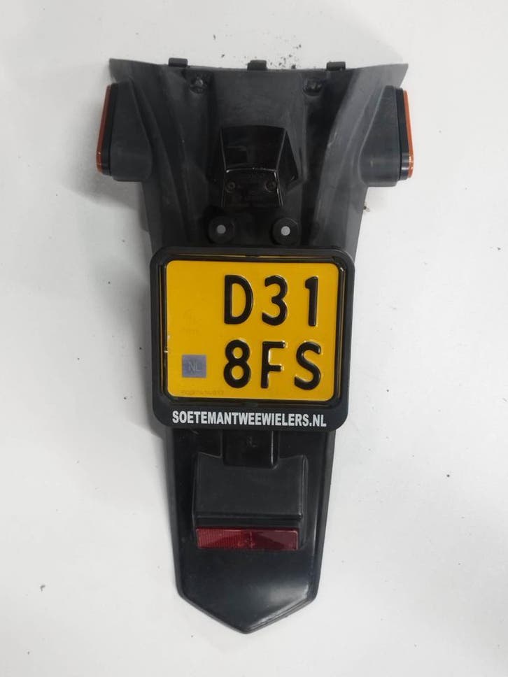 Spatbord kentekenplaat / Kymco Agility 16, Fietsen en Brommers, Brommeronderdelen | Scooters, Gebruikt, Kymco, Overige typen, Verzenden