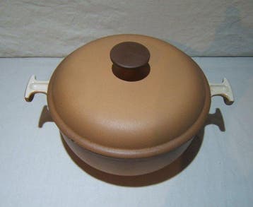 Le Creuset - Enzo Mari, Een fraaie ronde cocotte n° 20 - Pan, Antiek en Kunst