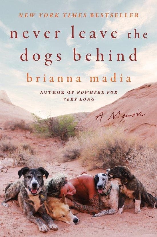9780063316102 Never Leave the Dogs Behind, Boeken, Biografieën, Nieuw, Verzenden