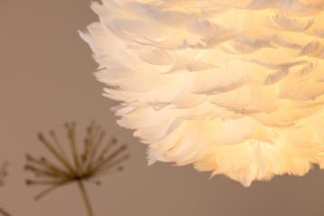Hanglamp - Sky - 35 cm - Wit - Veren - Jörn, Huis en Inrichting, Lampen | Hanglampen, Verzenden, Nieuw