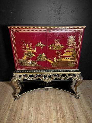 Hoog dressoir - Hout - Europa