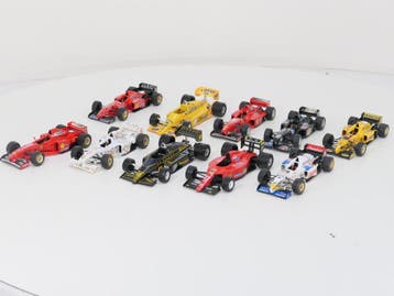 1:24   Set 10 Formule 1 autos #GS12 (Bburago, Personen), Ophalen of Verzenden, Gebruikt