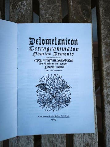 Aristide Torchia / Massimo Mayde - Delomelanicon - 2000, Antiek en Kunst