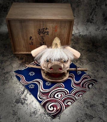 Beeldje - Kaga Shishi-gashira (Kaga Lion Head) — Hand-carved