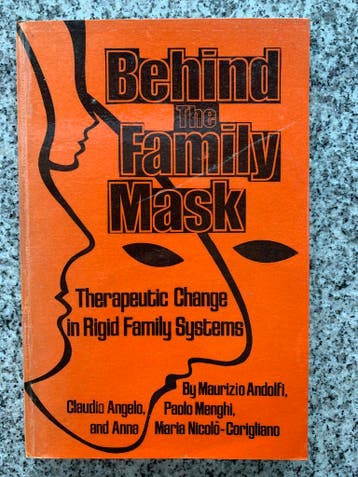 Behind the family mask, Gelezen, Verzenden, Maurizio Andolfi, Claudio Angelo, Paolo Menghi e.a., Overige onderwerpen