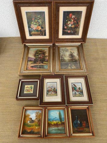 Collectie merkartikelen - 18x diverse kleine schilderijen