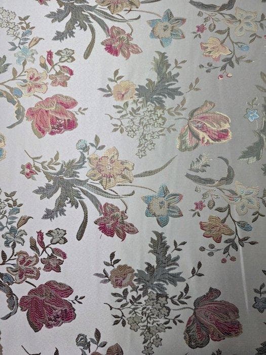 SAN LEUCIO - Meubelstof - 2.8 m - 2.4 m - Broccato San, Antiek en Kunst, Antiek | Kleden en Textiel
