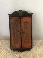 Doos - Hout, Leder, Rechthoekige houten sleutelhouder om