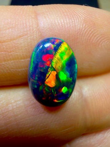 Opaal Prachtige Ethiopische Zwarte Opaal Cabochon. Echt