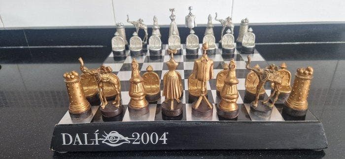Schaakspel - Ajedrez de Colección de Lujo de Salvador Dalí -, Antiek en Kunst, Curiosa en Brocante