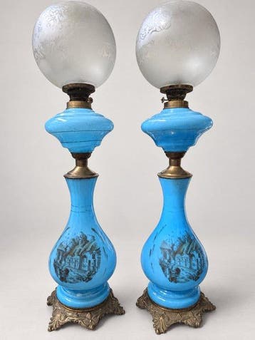 Olielamp (2) - Opaline glas - Een paar grote blauwe opaline