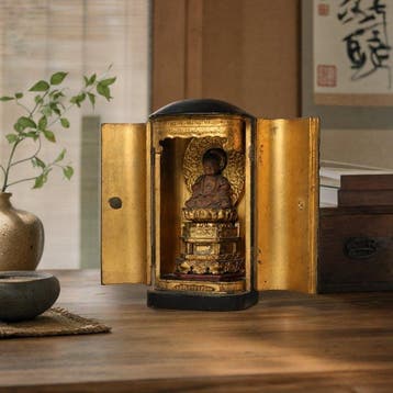 Seated Buddha in Lacquered Zushi Shrine, Gilt Nimbus and, Antiek en Kunst