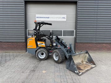 Giant G2300 X-TRA HD minishovel 2026 56 uur, Ophalen, Wiellader of Shovel