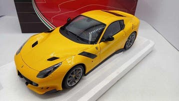 BBR 1:18 - Modelauto - Ferrari F12 TDF Giallo Tri-strato, Nieuw